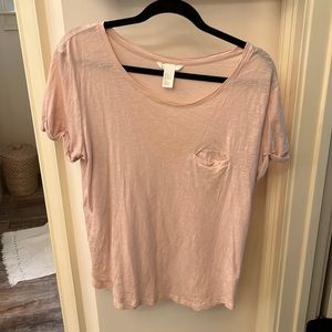 H&M women’s medium pale pink short sleeve tee